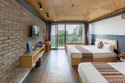 Quadruple Room with Mountain View — Phuong Nam Hotel